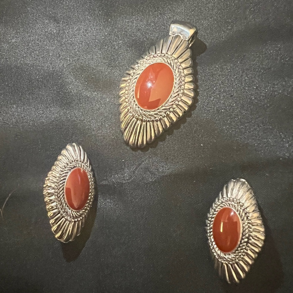 Elegant Silver tone & Carnelian Cabochon Jewelry Set: pendant & clip on earrings